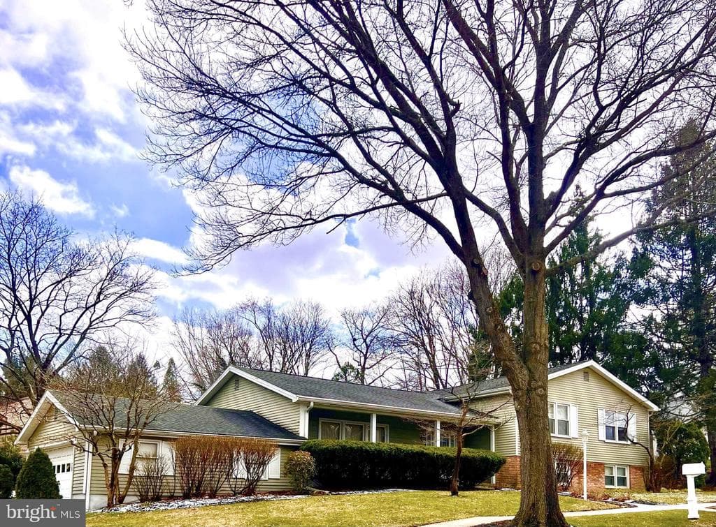 997 Galion Street photo 1