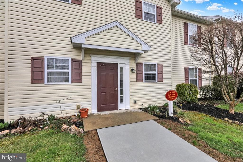 224 Christine Drive photo 1