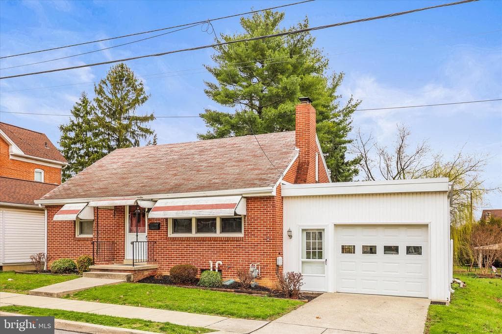 566 Baer Avenue photo 1