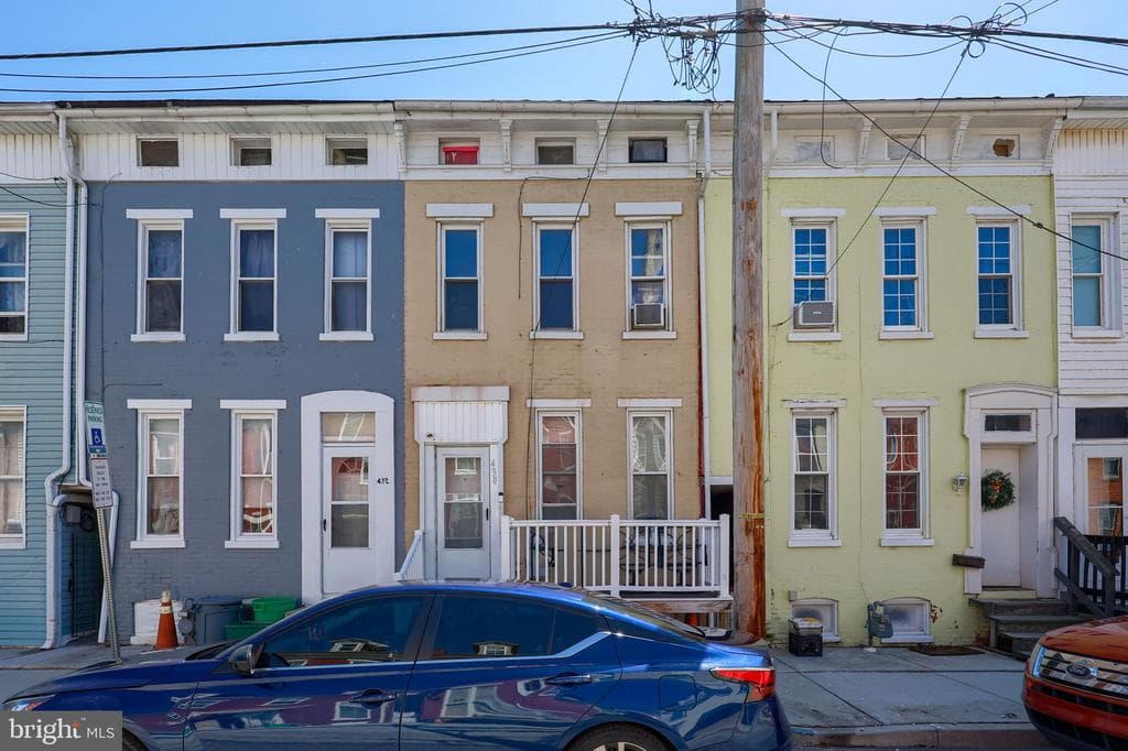 430 E Walnut Street photo 1