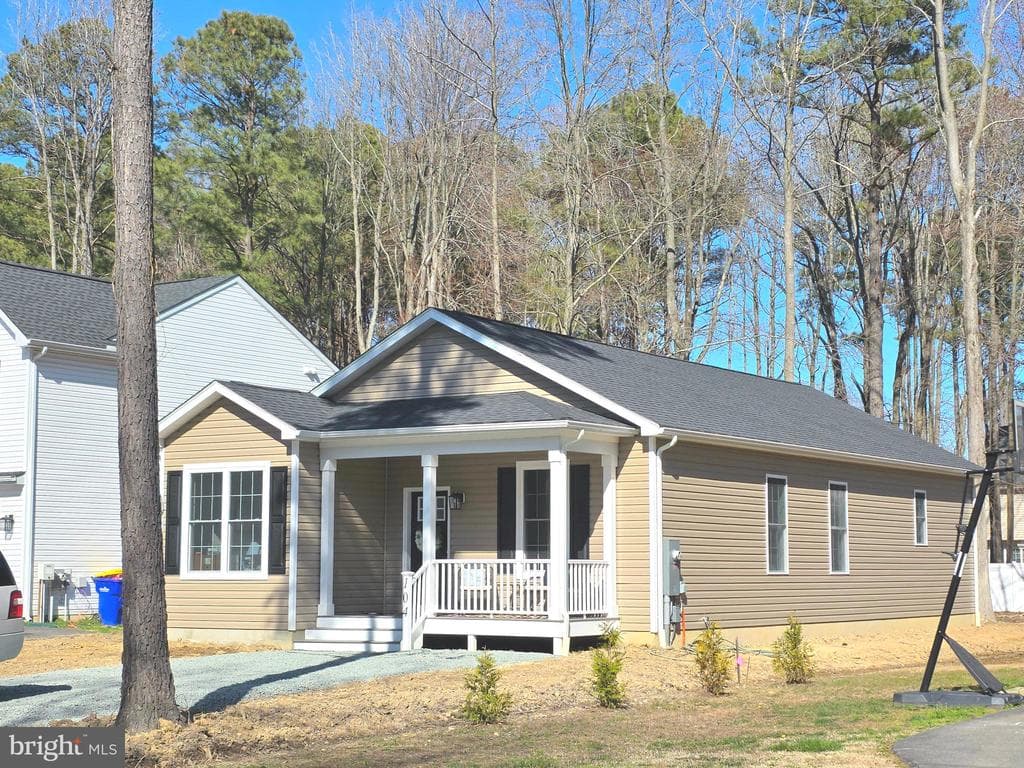 104 Cecil Road photo 1