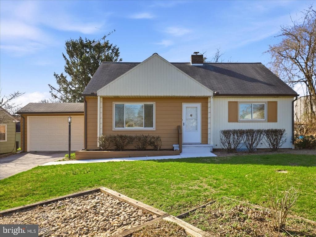 906 Strock Drive Drive photo 1