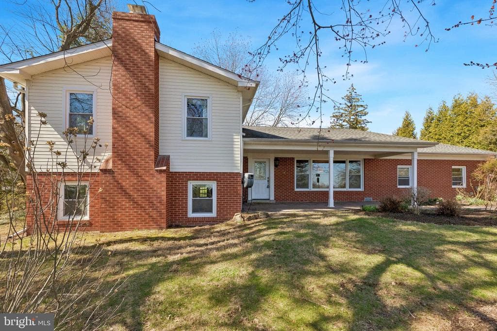 835 N Trooper Road photo 1