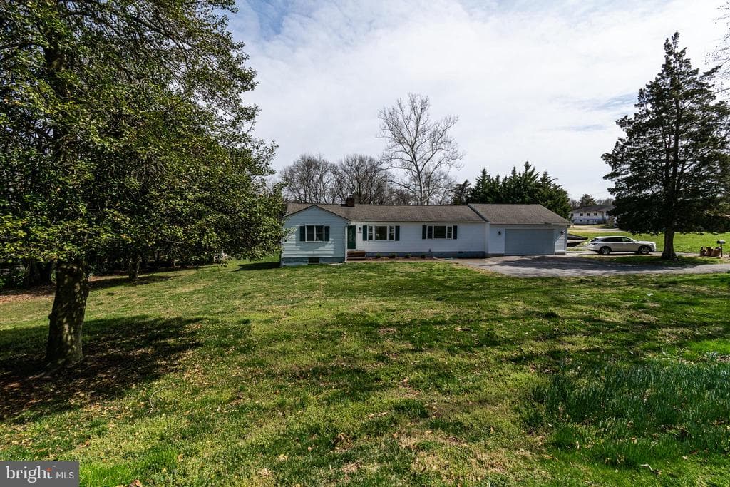885 Cecil Avenue S photo 1