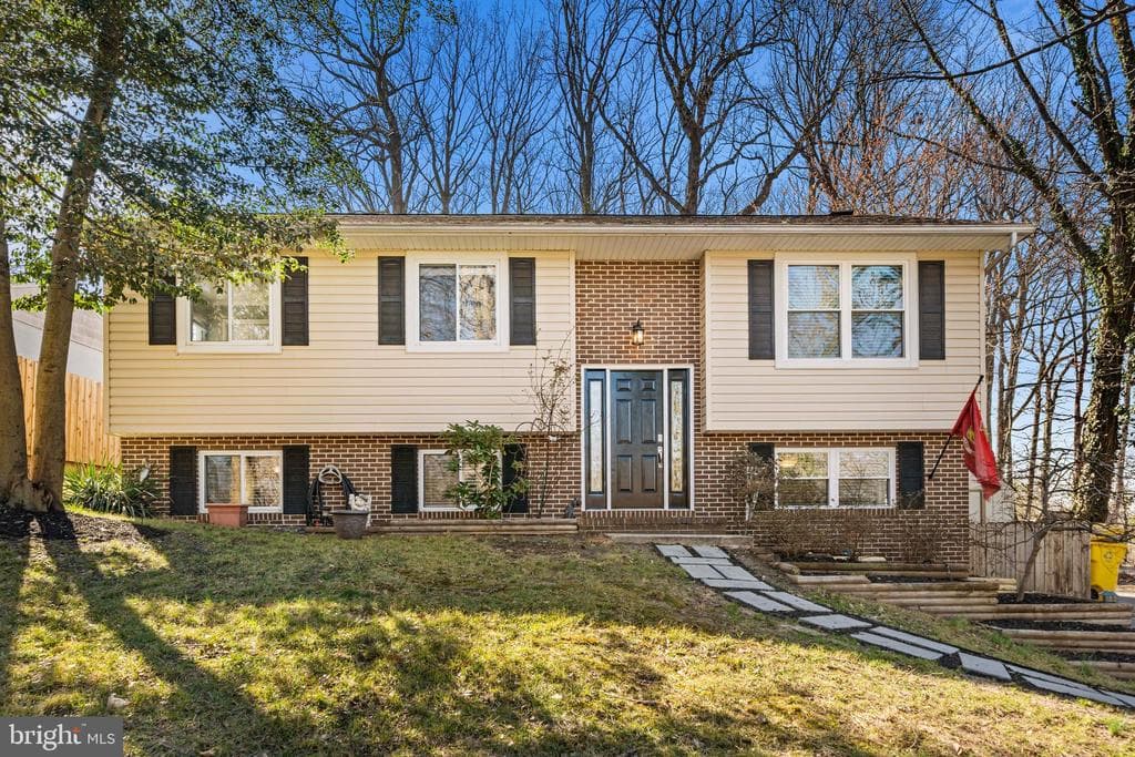 7710 Suitt Drive photo 1