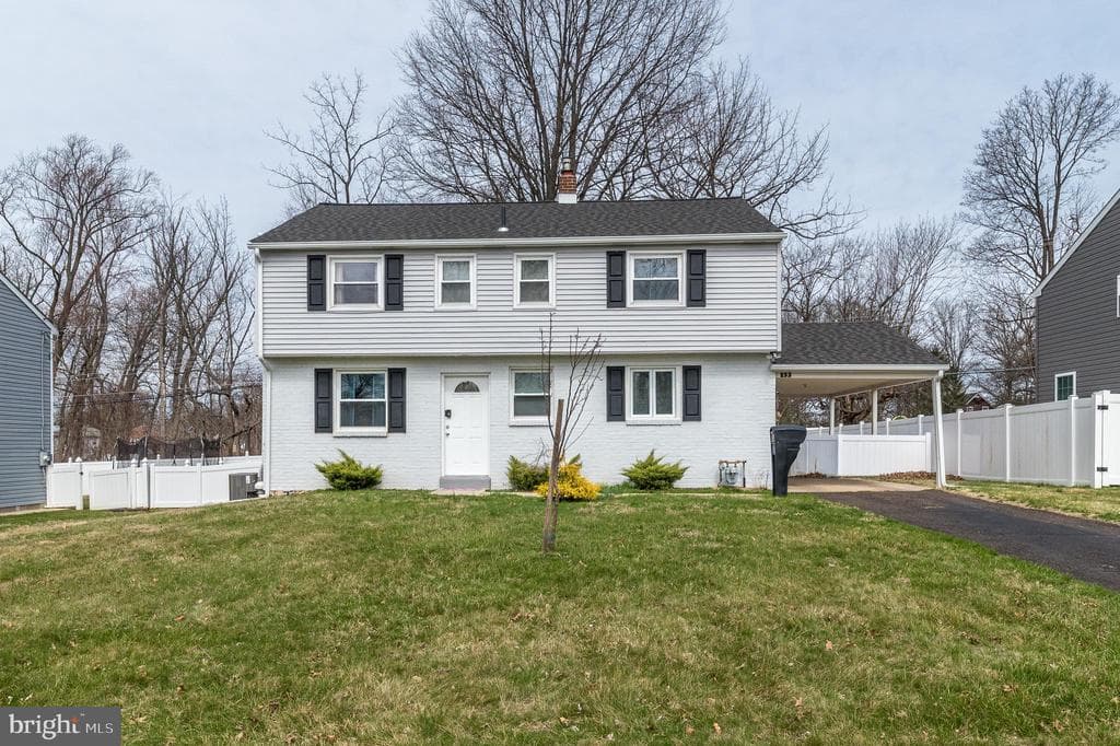 253 Luff Lane photo 1