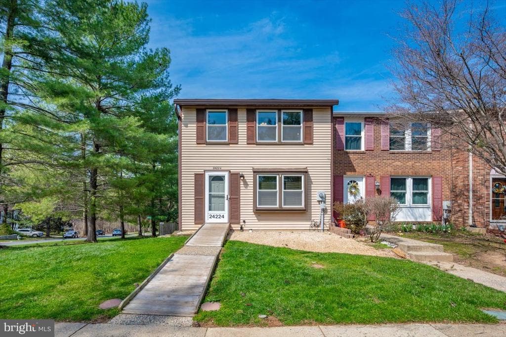 24224 Newbury Road photo 1