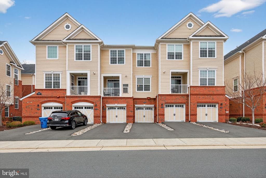 23255 Milltown Knoll Square #104 photo 1