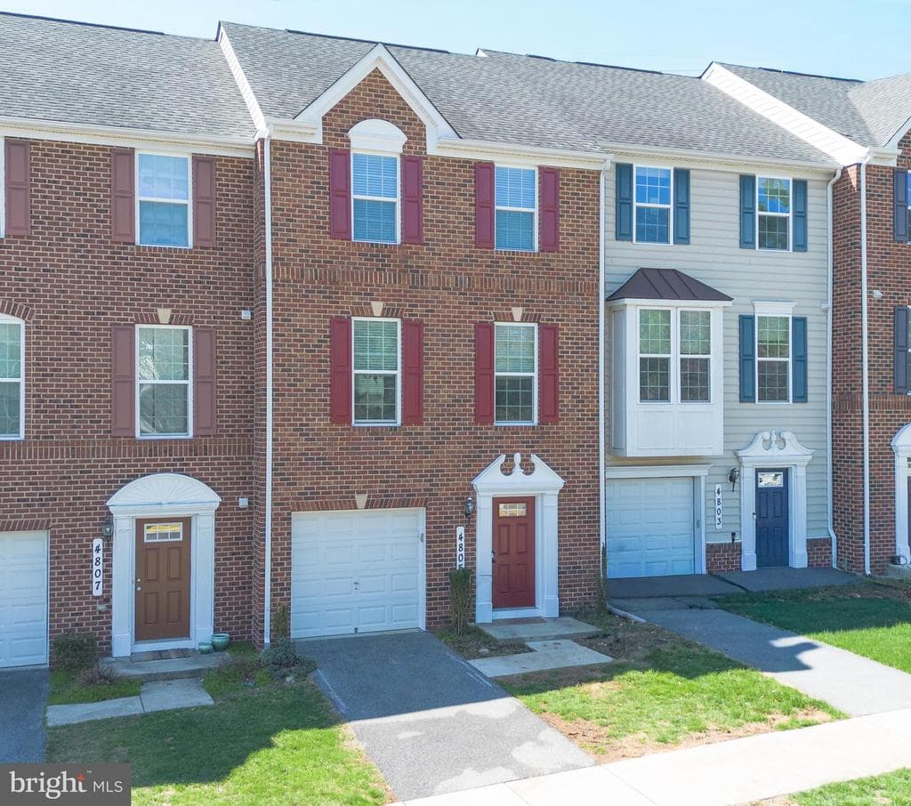 4805 Brightwood Circle photo 1