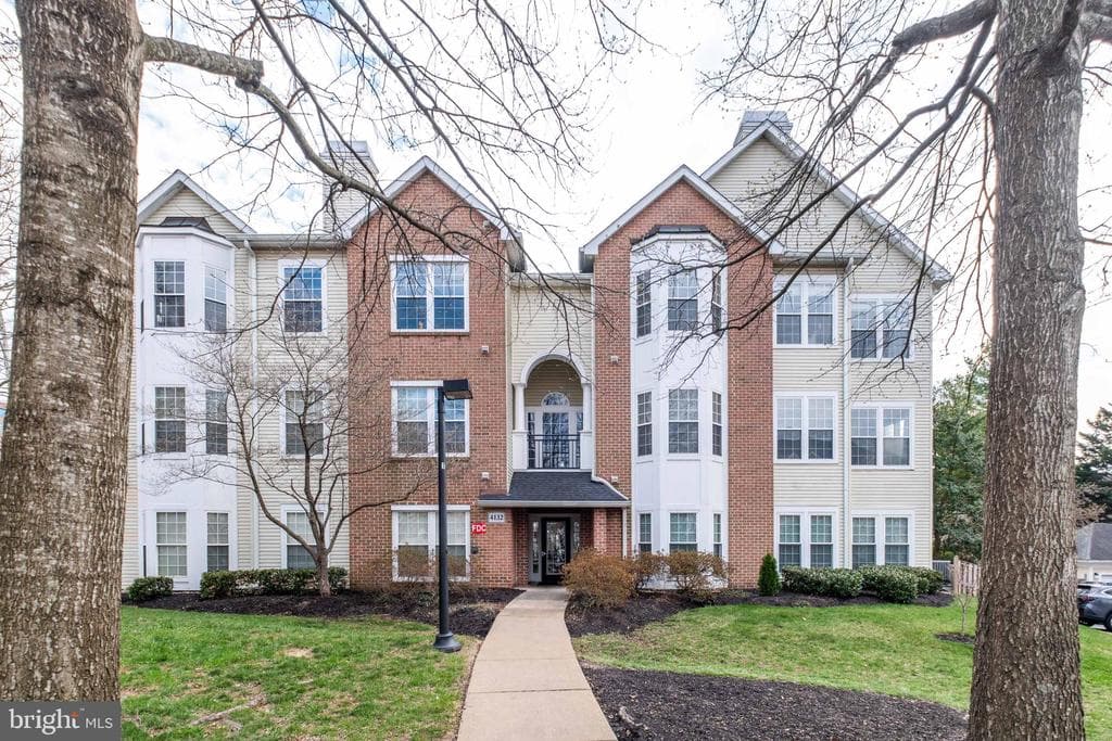 4132 Fountainside Lane #204 photo 1