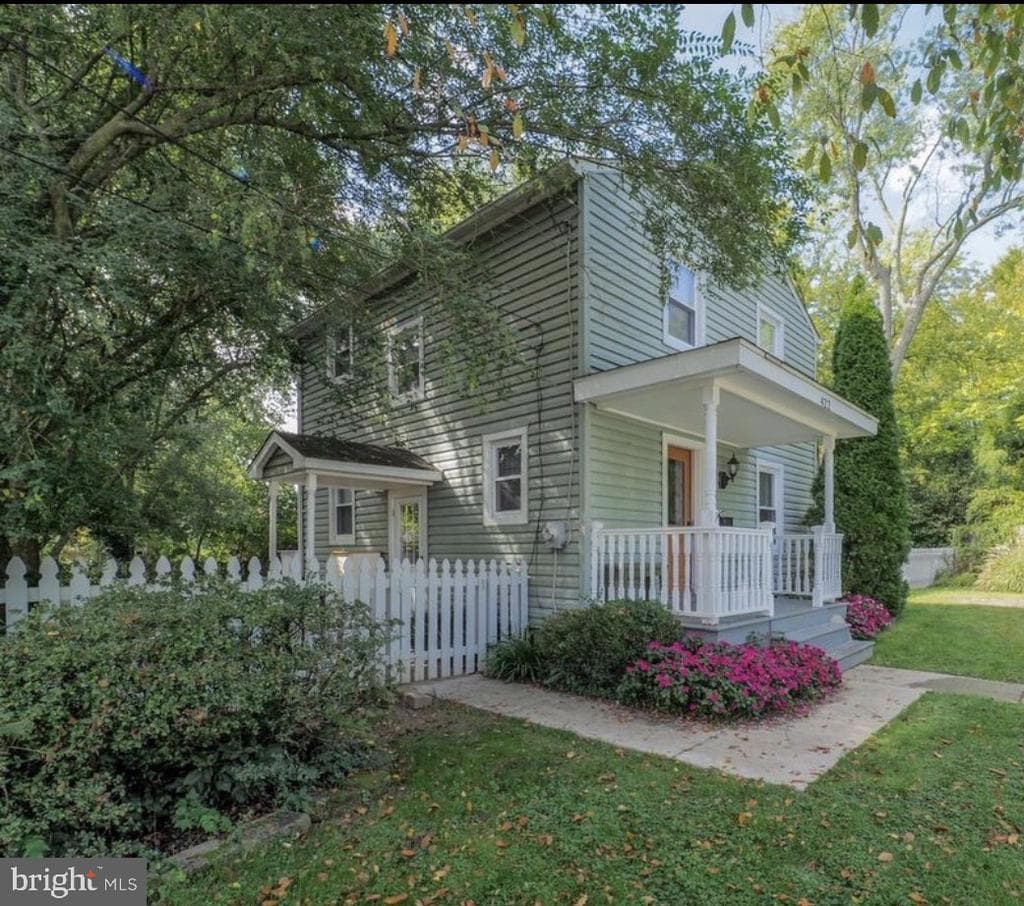 422 Ford Street photo 1