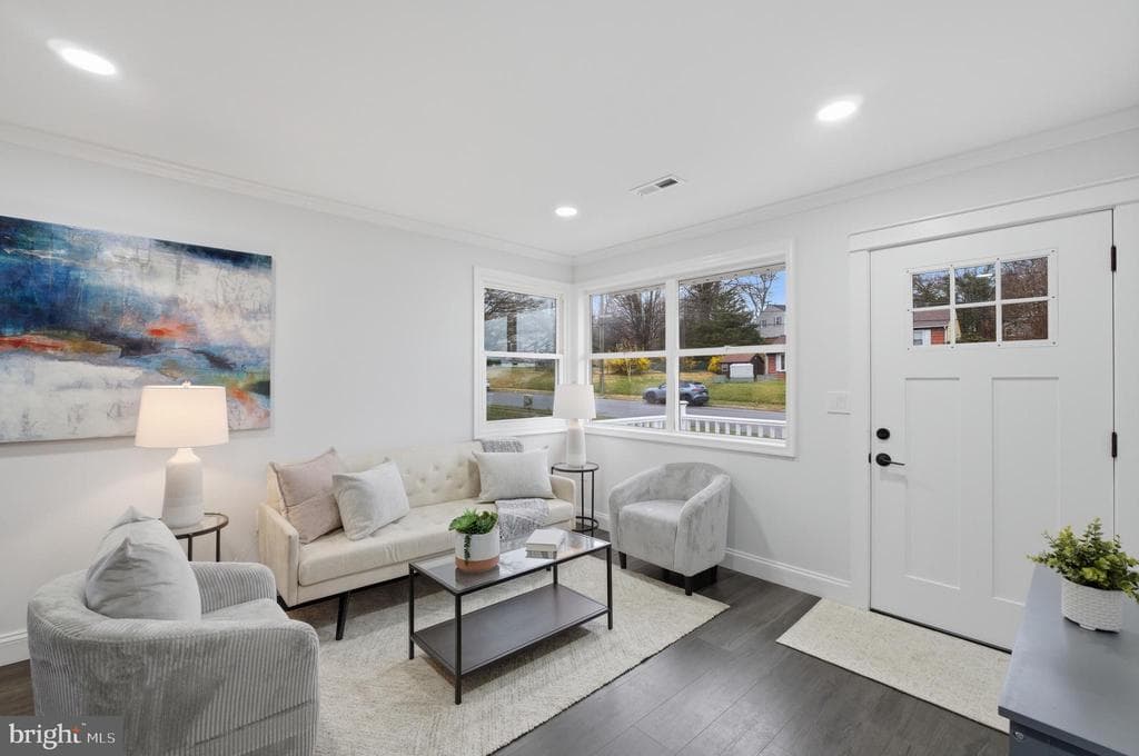 35 Tollgate Road photo 1