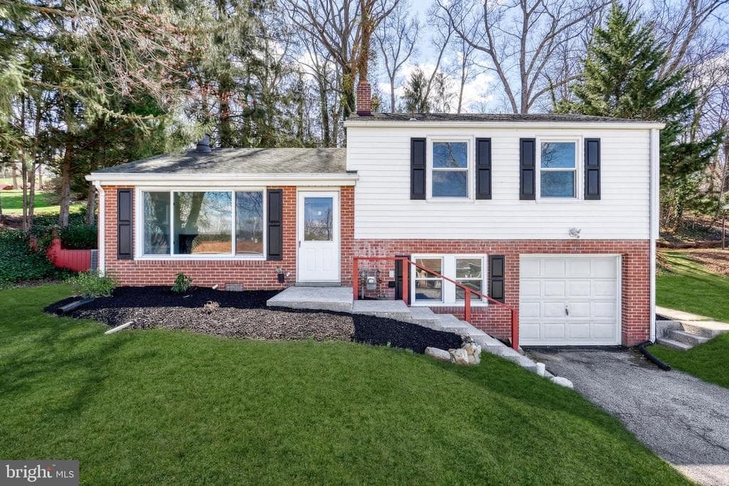 630 Hammond Road photo 1