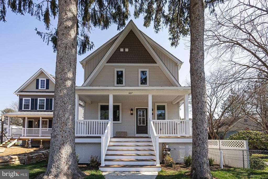 607 Summer Street photo 1