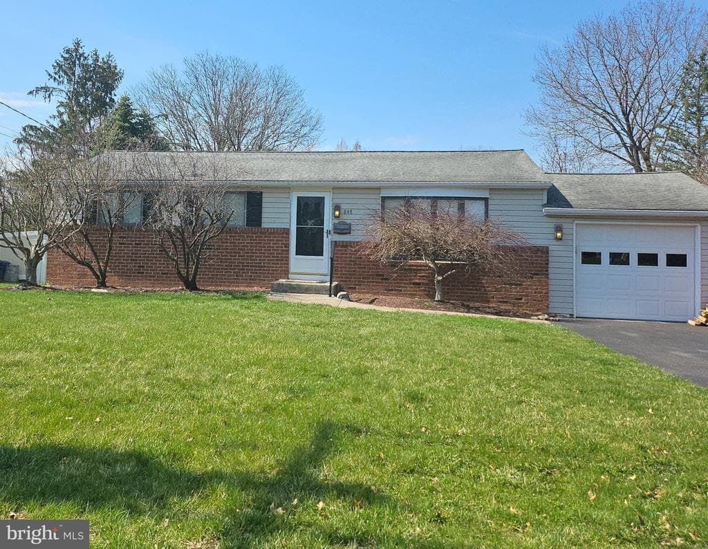 848 Roger Road photo 1