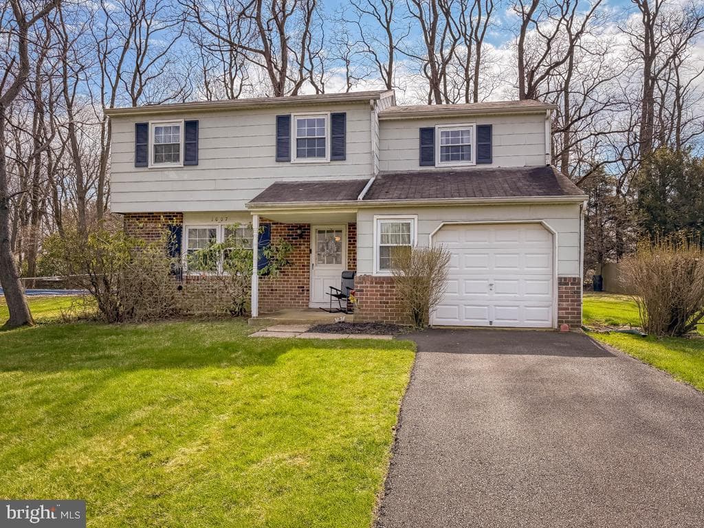 1007 Dick Avenue photo 1