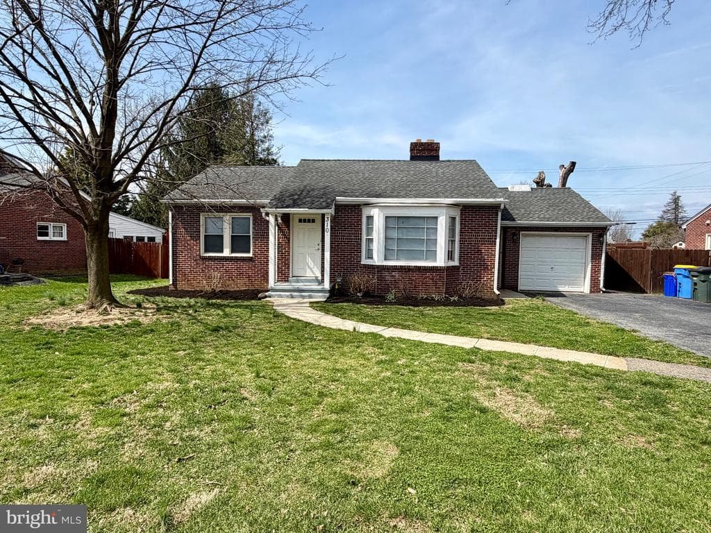 310 S Kershaw Street photo 1