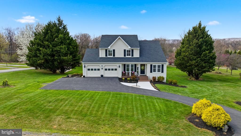 17 Renaissance Drive photo 1
