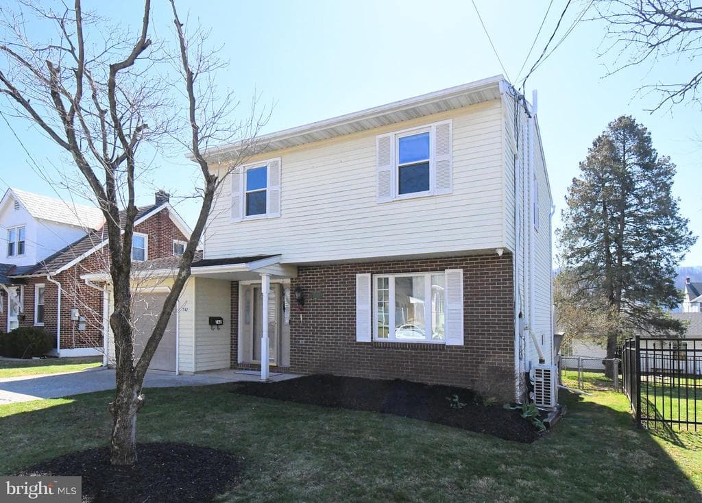 742 Walnut Street photo 1