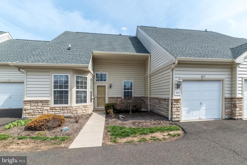 505 Plymouth Court photo 1