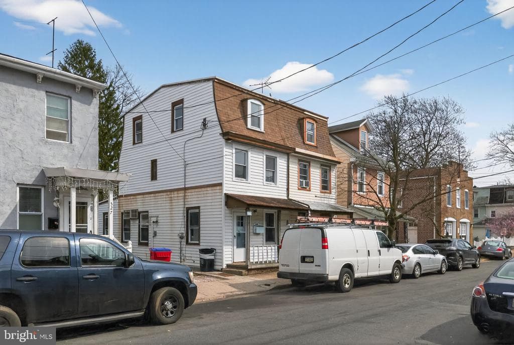523 Swain Street photo 1