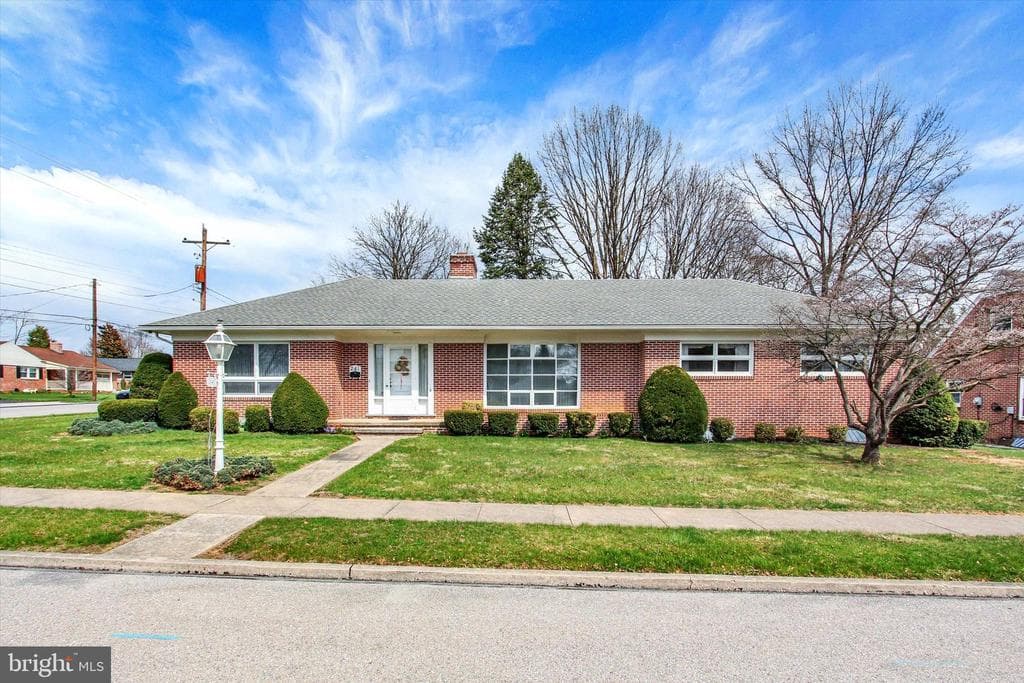 241 Charles Street photo 1
