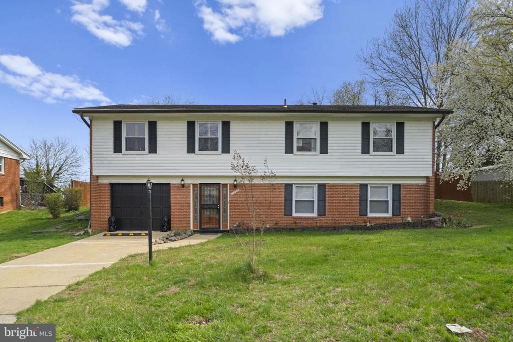 3003 Raymond Court photo 1