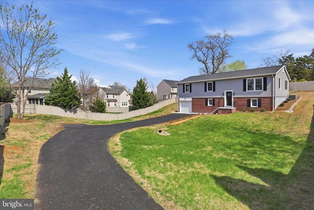 3416 Sunny View Drive photo 1