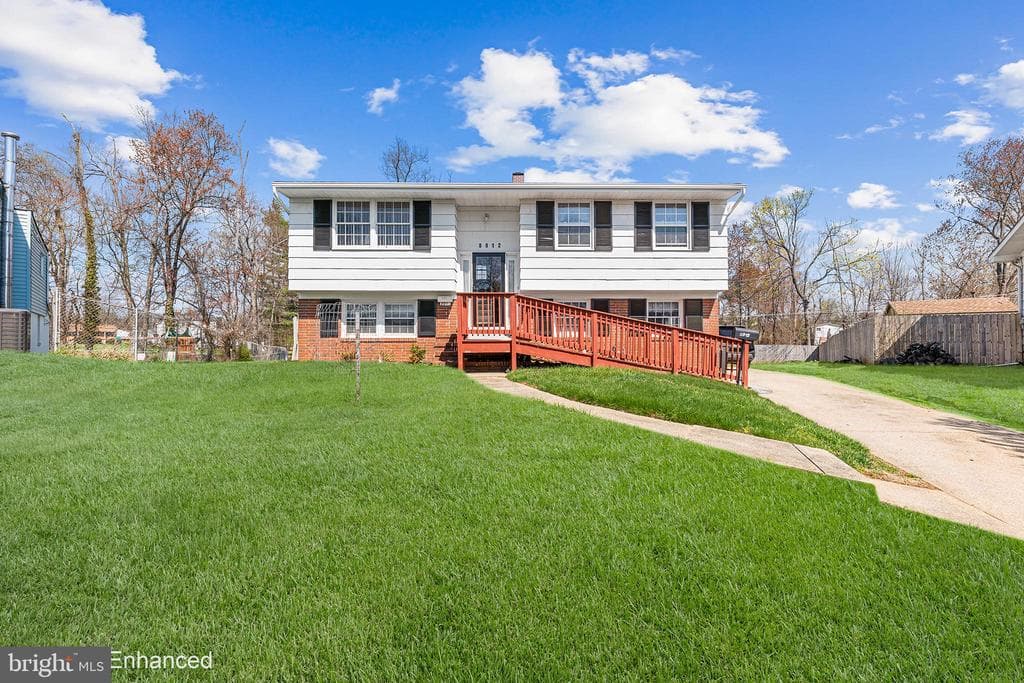 8912 Maplebrook Road photo 1