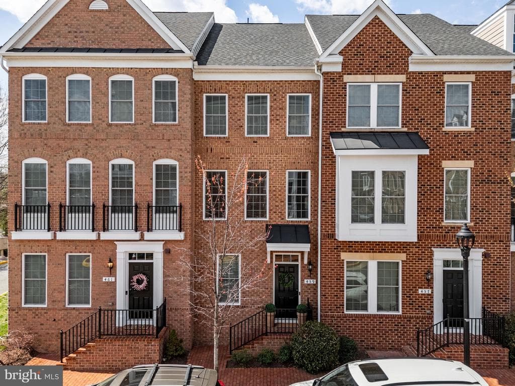 459 Haupt Square SE photo 1