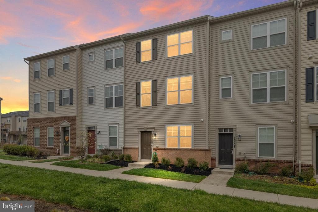 15610 Steamboat Way photo 1