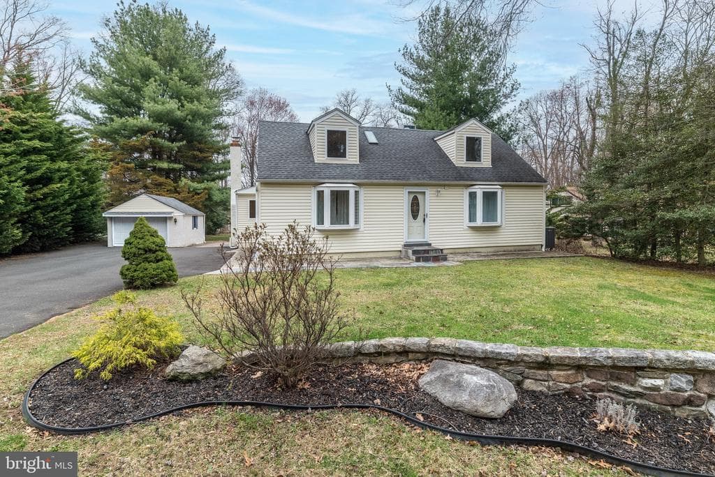 1630 Bonnie Brae Drive photo 1