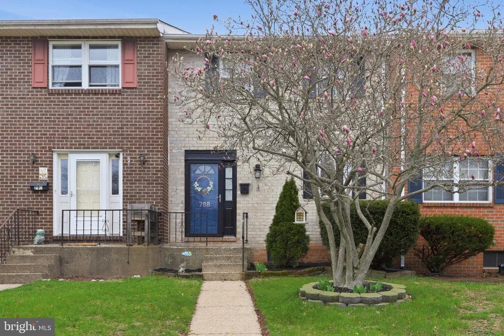 788 Jefferson Street photo 1
