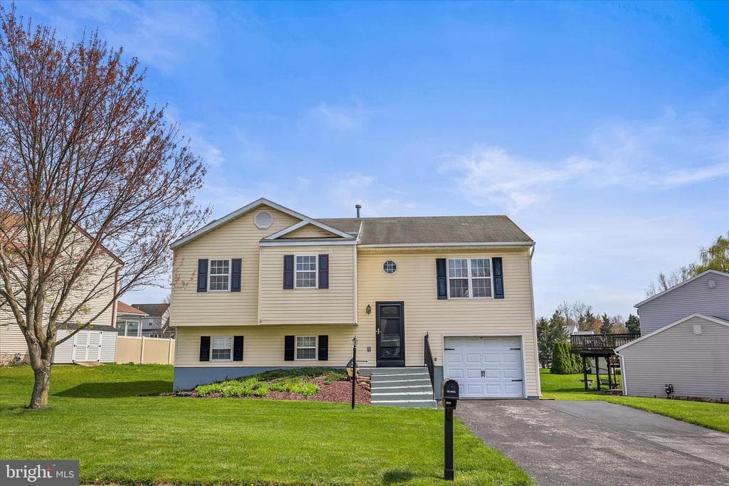 125 Winston Drive photo 1
