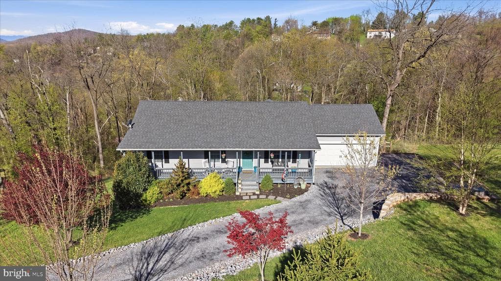 112 Apple Orchard Drive photo 1