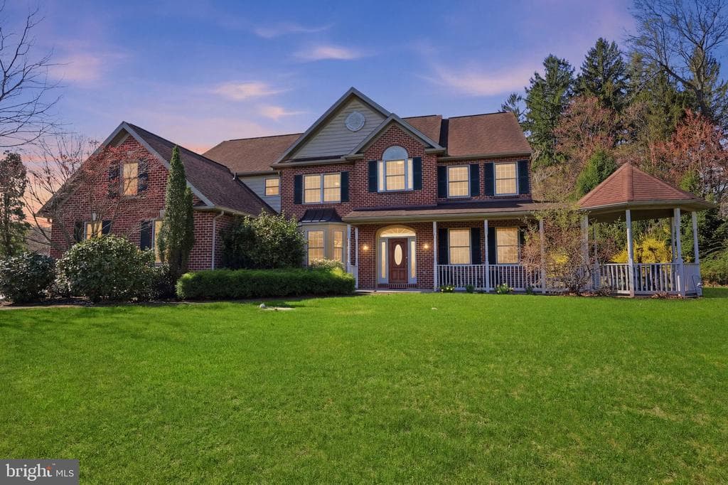 5 Glen Hollow Court photo 1
