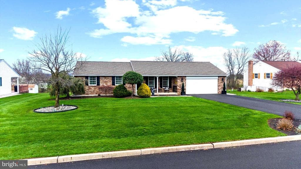 2323 Colonial Drive photo 1