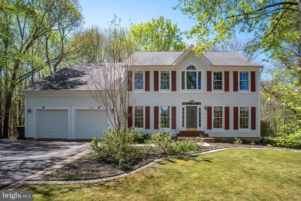 4752 Holly Avenue photo 1