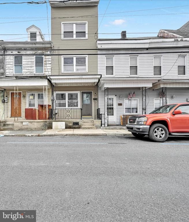 524 E Pine Street photo 1