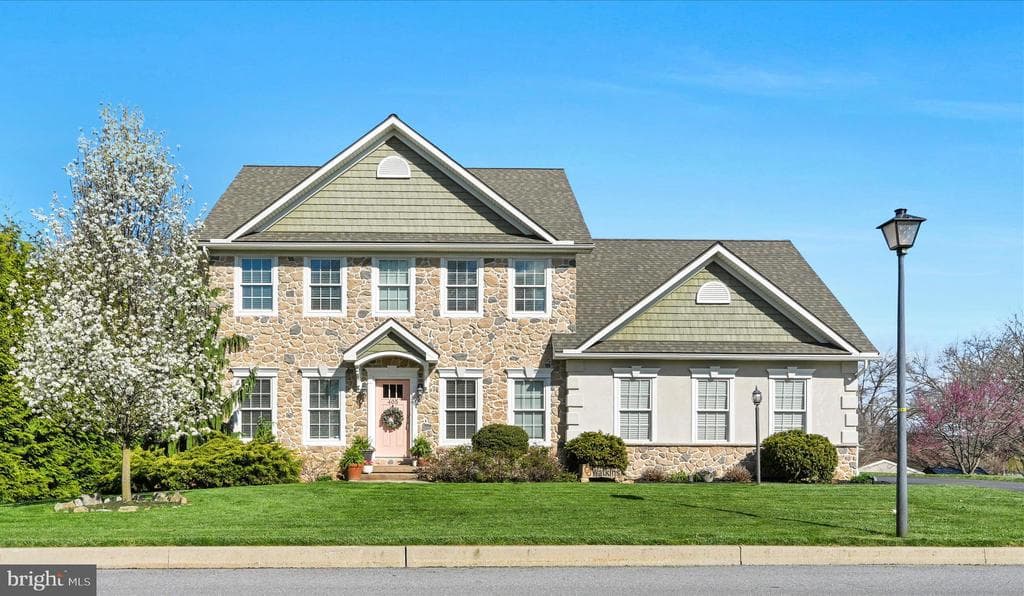 405 Clays Crossing photo 1