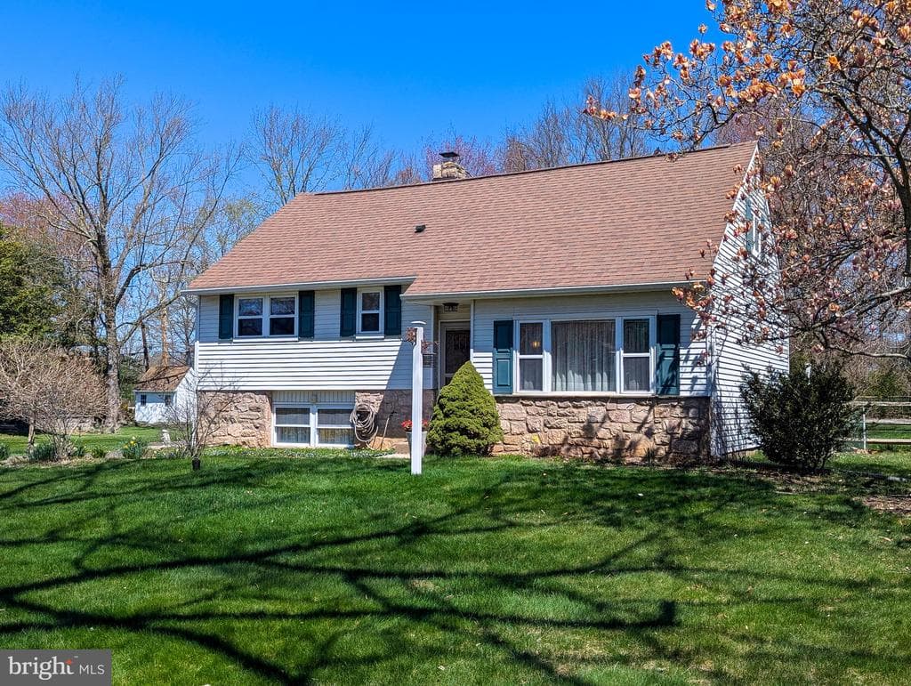 340 Britt Road photo 1