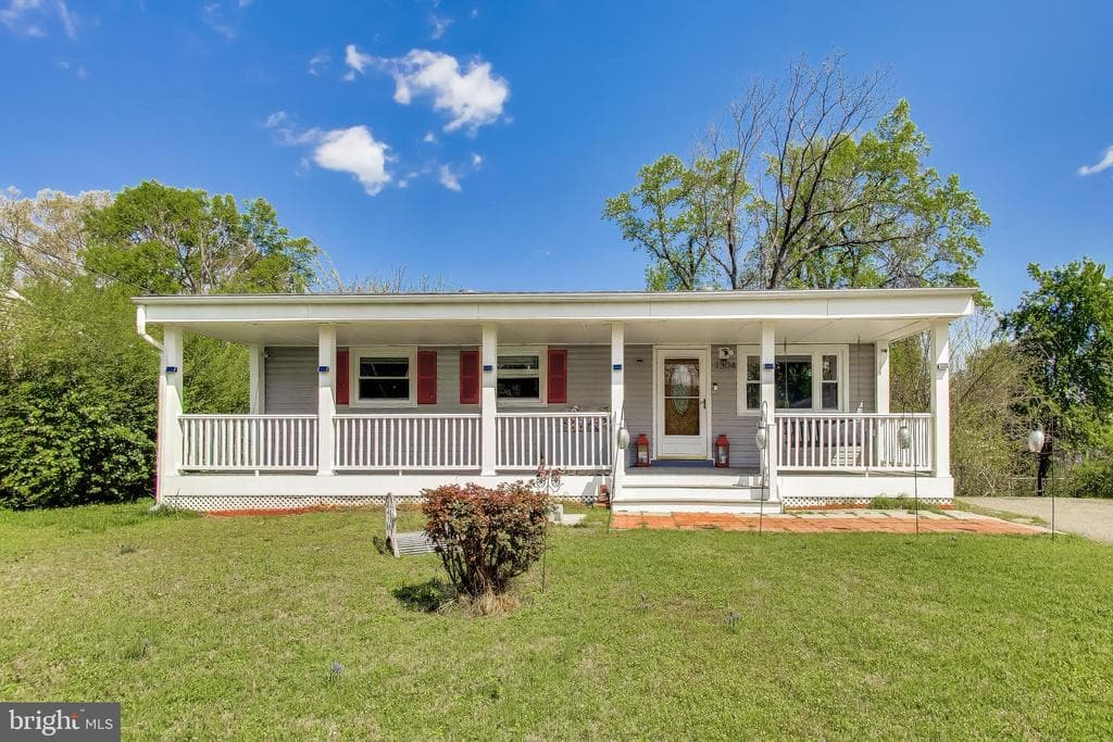 1304 Columbia Road photo 1
