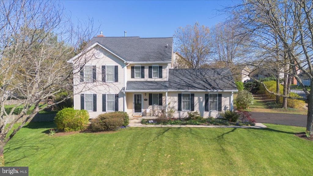 2110 Foxfield photo 1