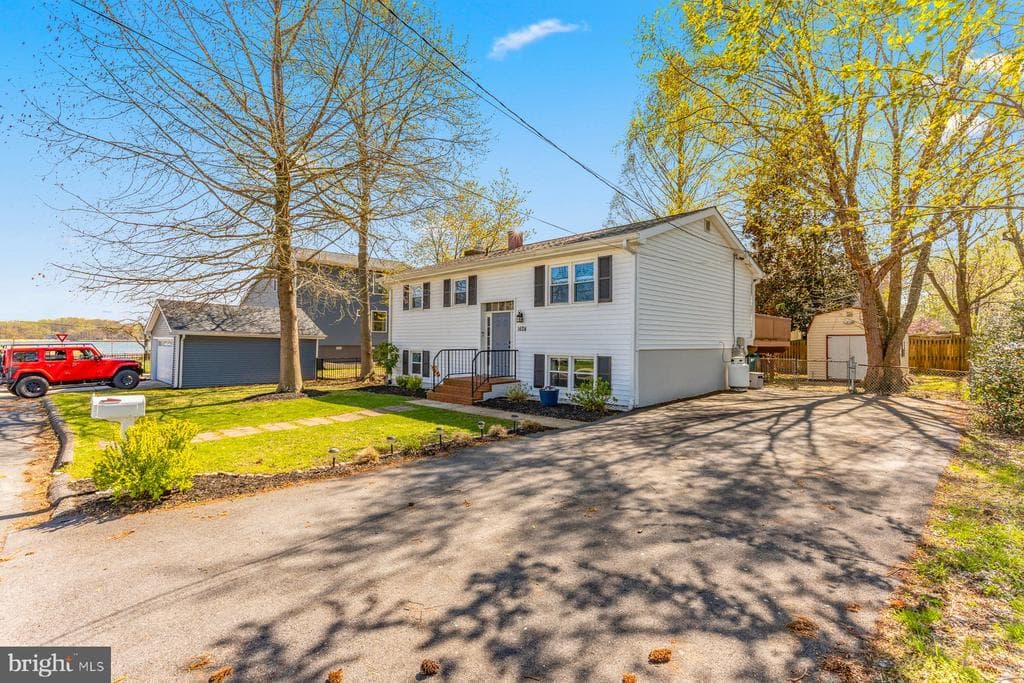 1624 Bishop Road photo 1