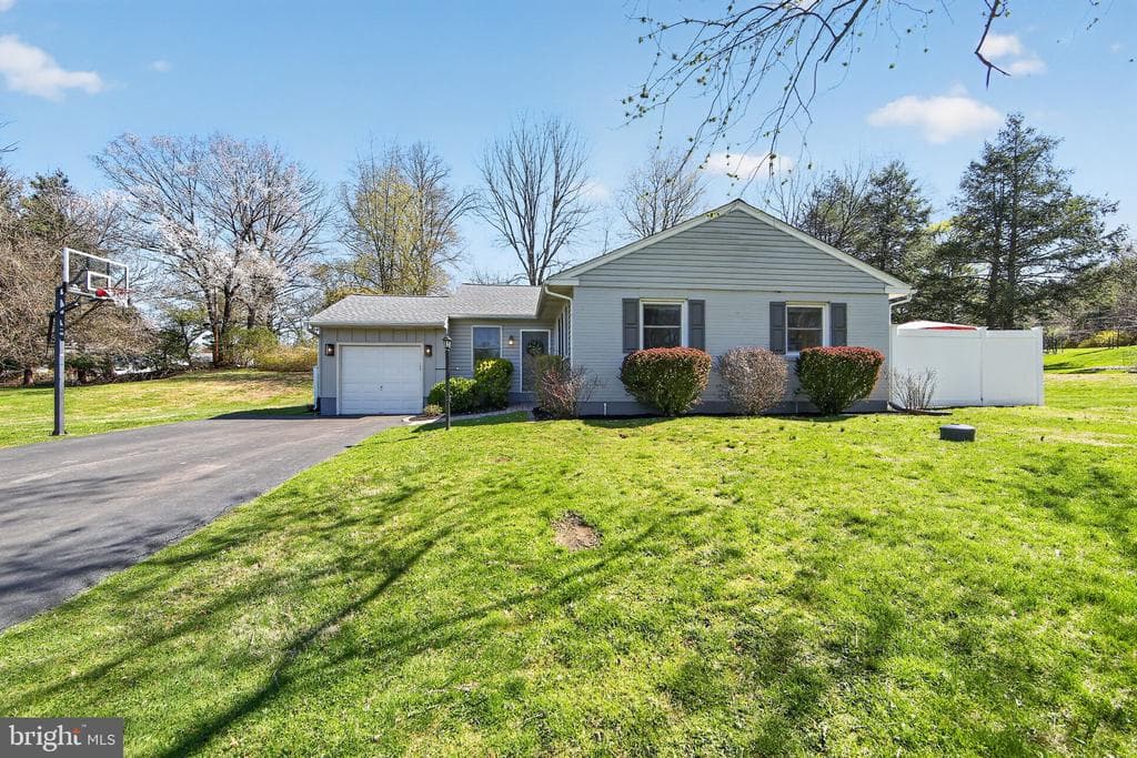 1259 Audubon Road photo 1