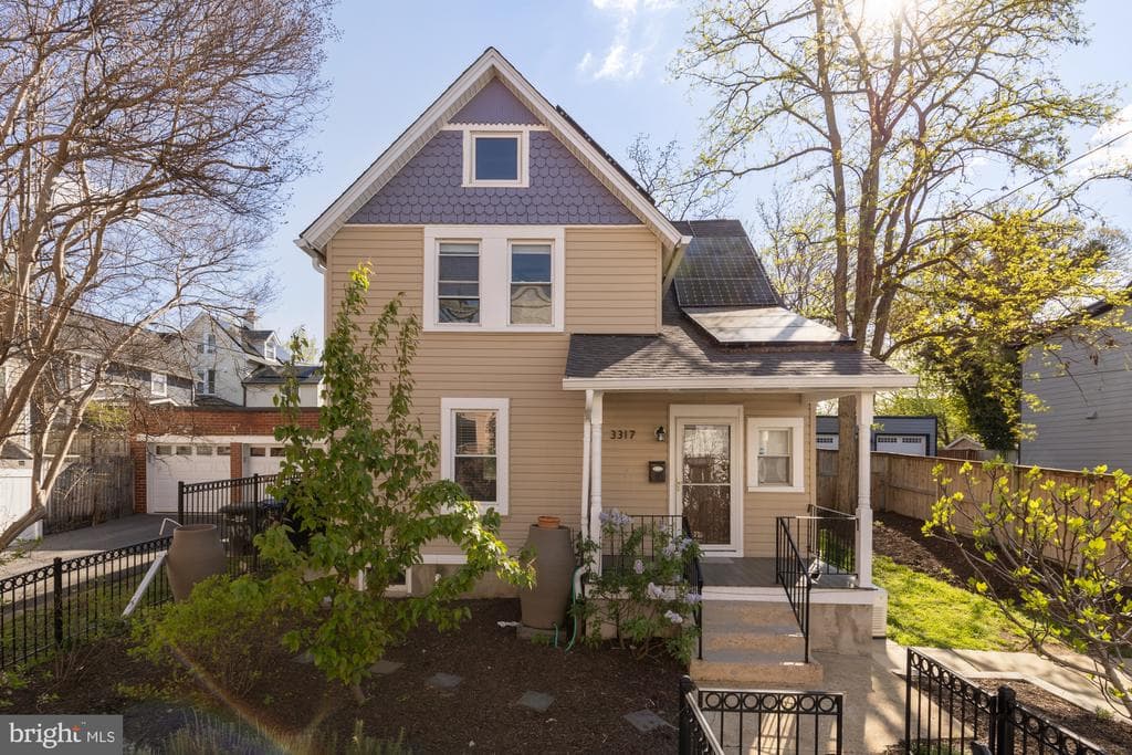 3317 9th Street NE photo 1
