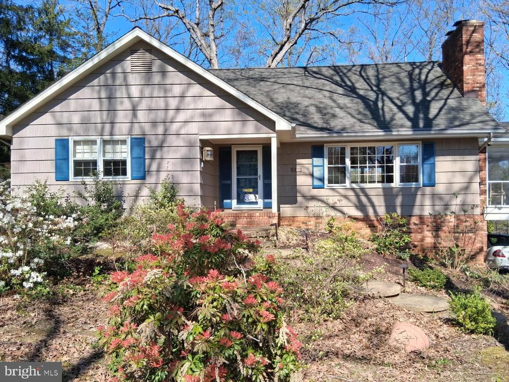 316 Halsey Road photo 1