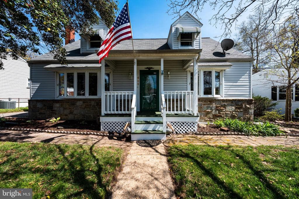 602 Kuethe Road NE photo 1