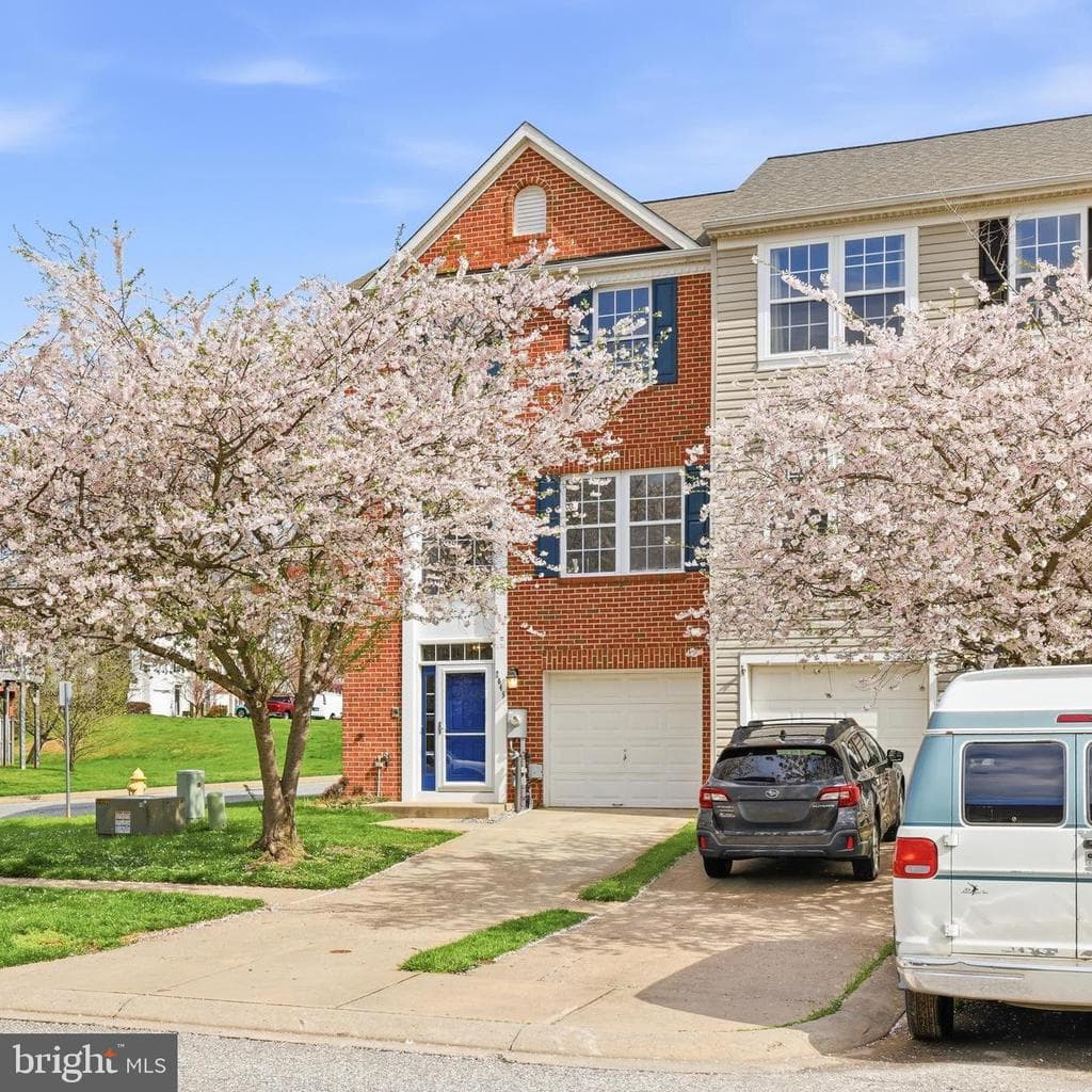 2045 Mardic Drive photo 1