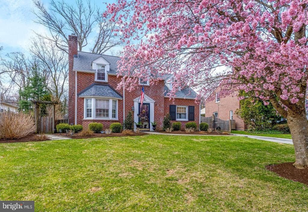 526 W Beechtree Lane photo 1